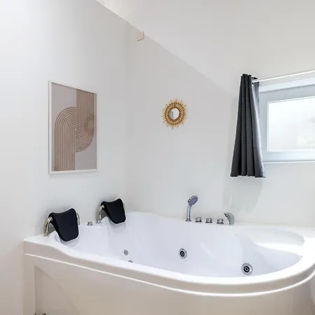 Сasa de vacaciones Le Scandinave - Balneo & Netflix - Terrasse Barbecue - Confort & Detente - Piste Cyclable Meuse Hastiere-par-dela